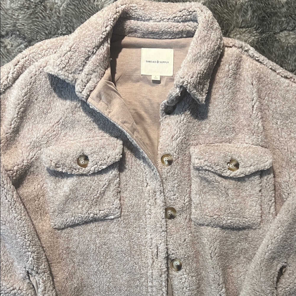 NWOT Cozy Thread & Supply Sherpa Jacket in Light Gray